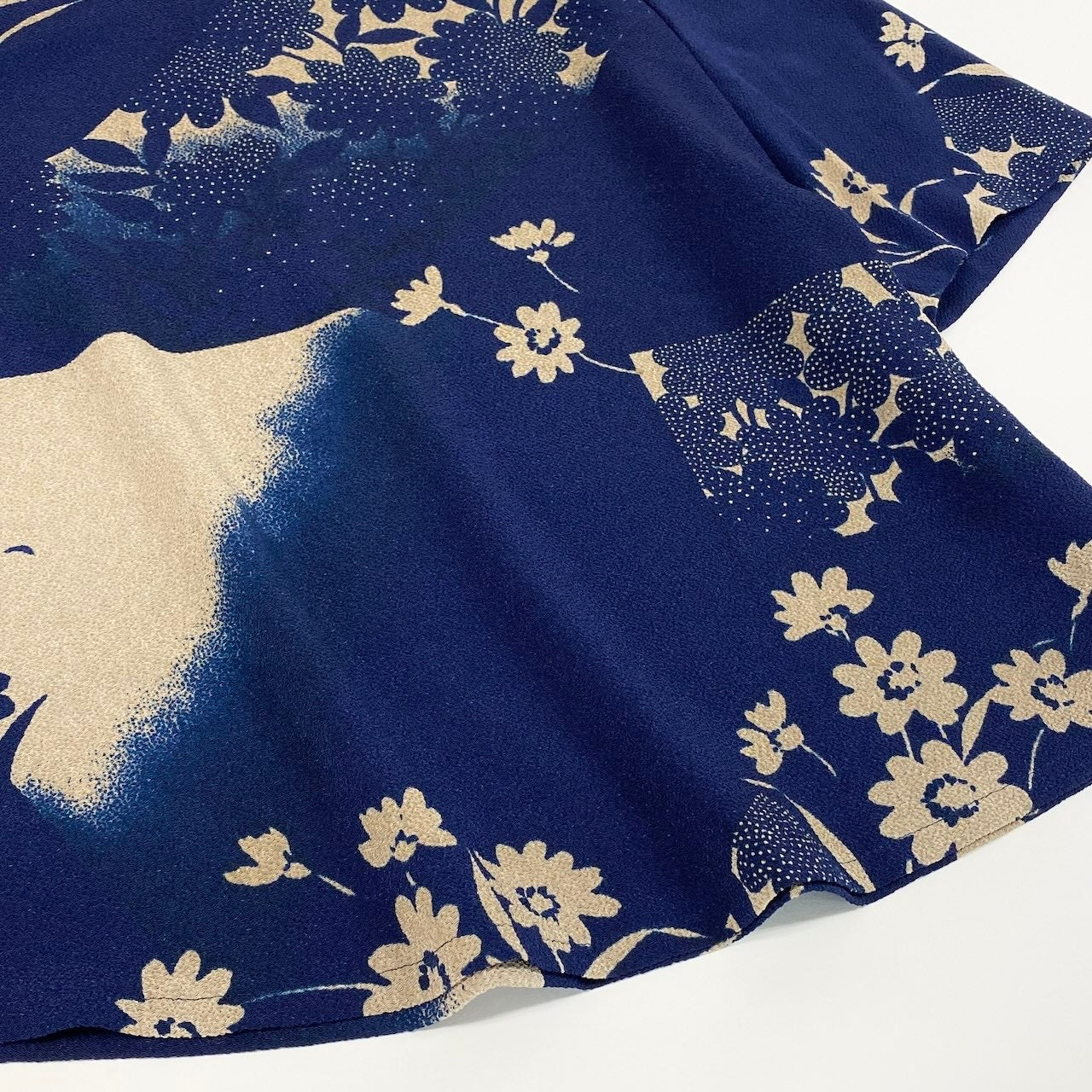 48d16 【美品】 詩仙堂 BY HITOSHI シセンドウ ちりめん 半袖カットソー トップス 花柄プリント ネイビー ポリエステル100％ レディース 女性用u02t