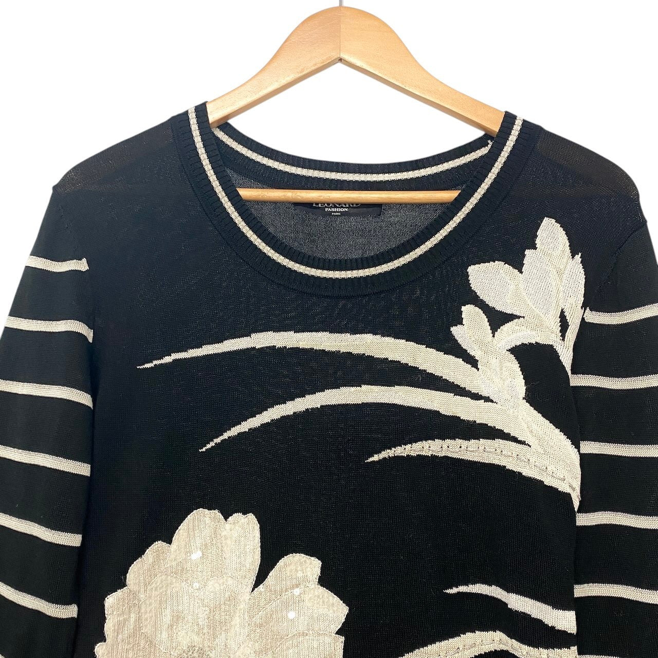 4h28 LEONARD FASHION レオナール ロングスリーブ ニットセーター スパンコール 花柄刺繍 ボーダー柄 サイズLL ブラック レディースu02t