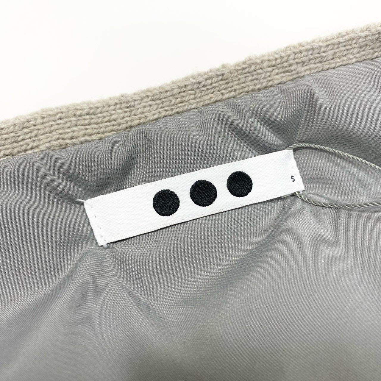 48a19【新品タグ付き】three dots スリードッツ カシミヤ混 中綿パファーコート アウター サイズS グレー レディース 女性用 アウターk02i