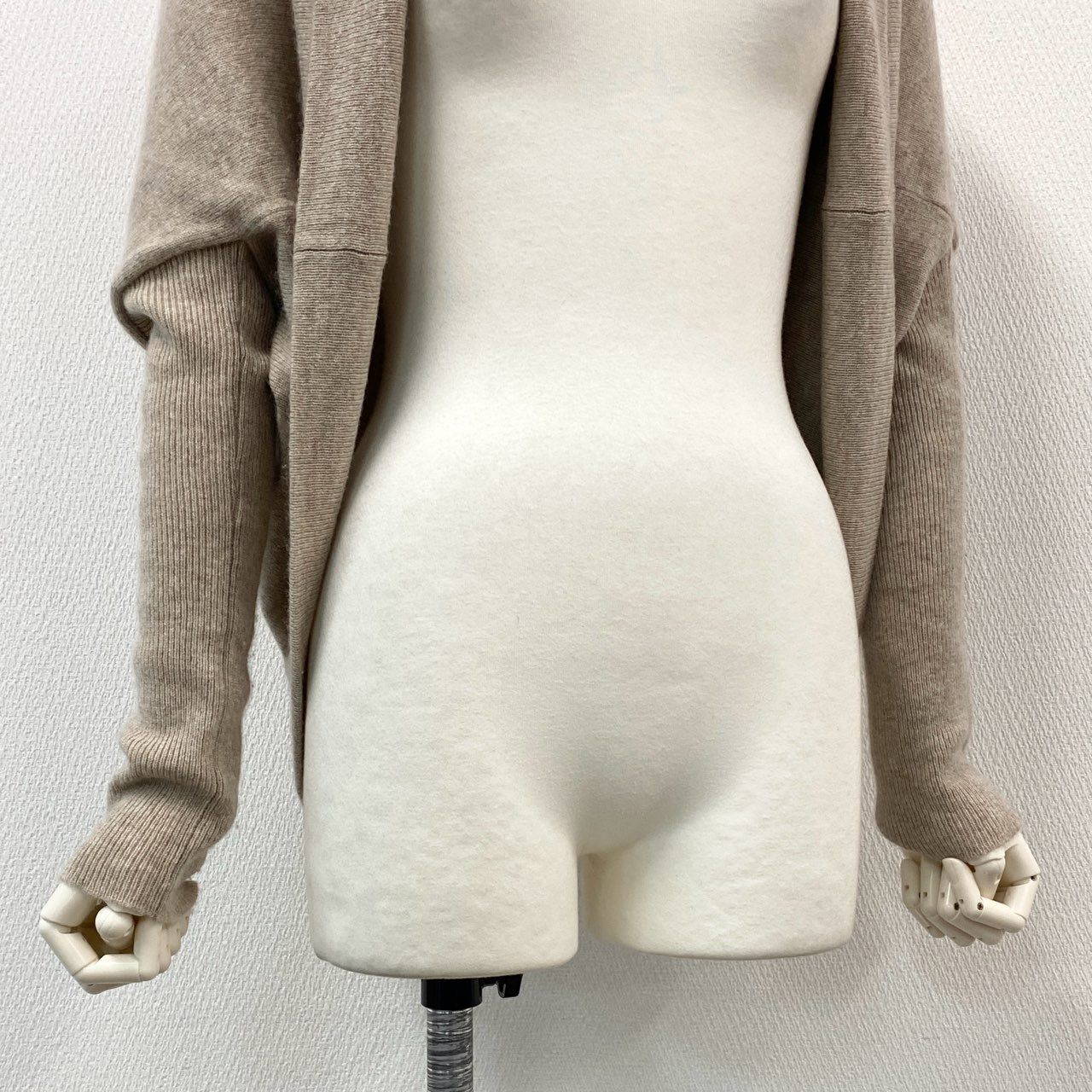52d18 《新品タグ付き》 FOXEY フォクシー マシュマロボレロ ニットカーディガン トップス 33578 サイズF ベージュ系 カシミヤ100％ レディース 日本製