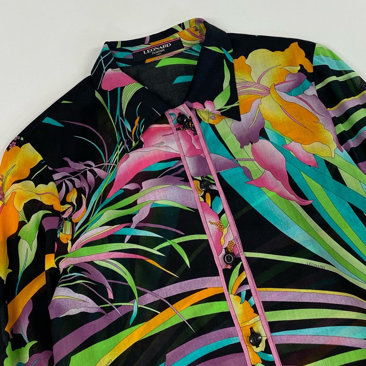 60b22 LEONARD FASHION レオナール シアーシャツ ロングスリーブシャツ 美しい花柄プリント レディース 女性服 13R ブラック マルチカラー コットン100％u02t