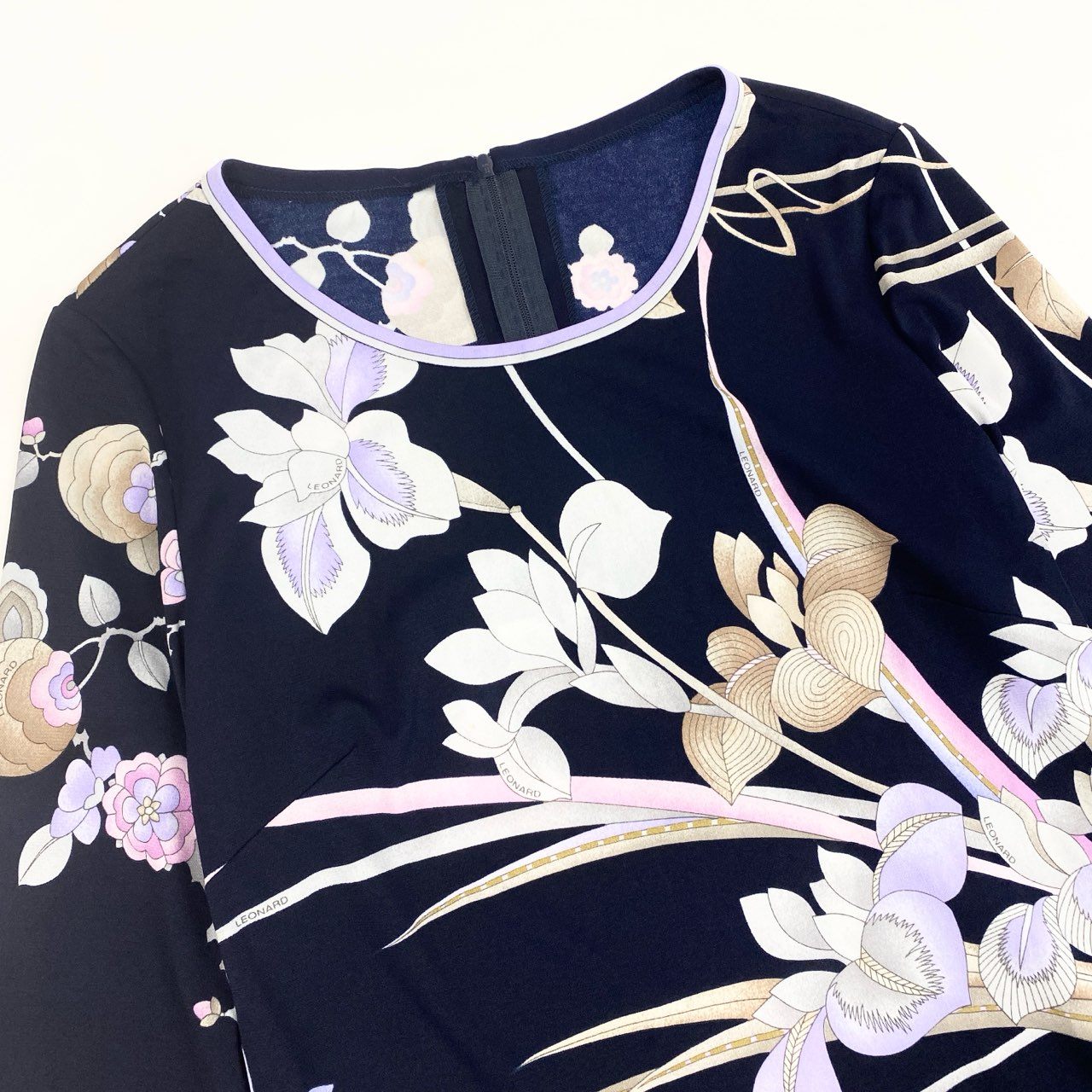 6b12 LEONARD レオナール ロングスリーブカットソー カンカン素材 美しい花柄プリント 0179513 Lサイズ ネイビー レディース 女性用u02t