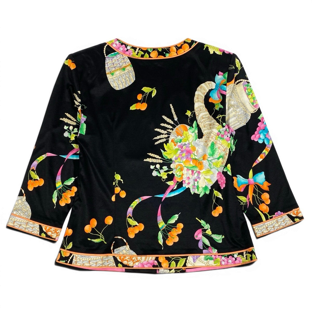 73f9【美品】 LEONARD FASHION レオナール ノーカラージャケット 七分袖カーディガン 金ボタン 美しい花柄プリント サイズL ブラック コットン100％ レディース 女性服u02t