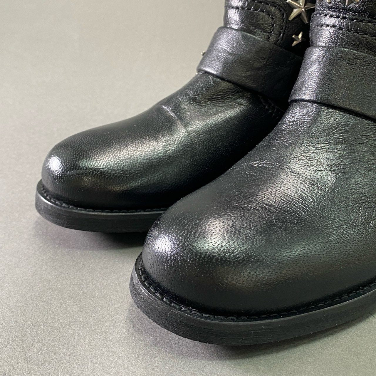 3d16 《美品》 JIMMY CHOO ジミーチュウ スタースタッズ バイカーブーツ 35 1/2 ブラック レザー シューズ イタリア製