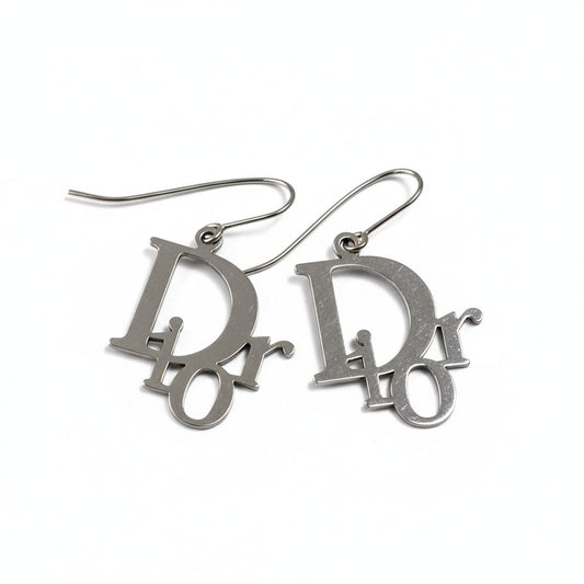 d9 Christian Dior クリスチャンディオール ロゴデザイン 両耳 ピアス Logo Design Pierced Earrings シルバー アクセサリーt18r