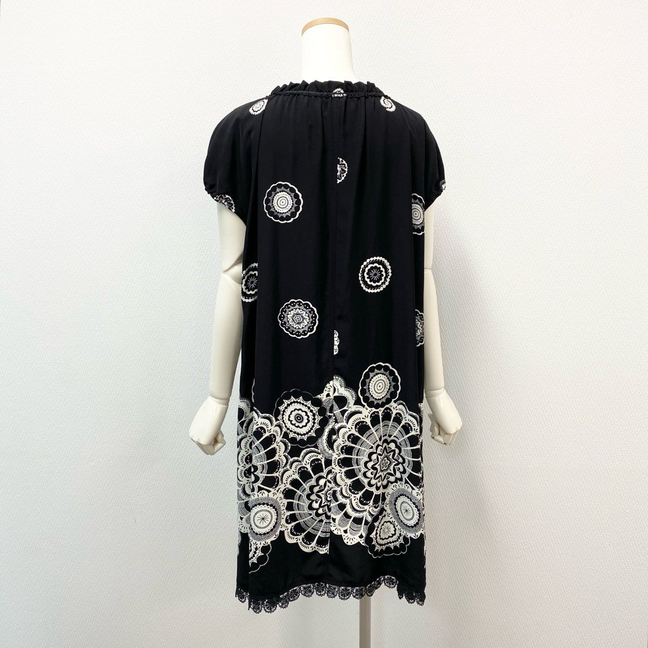59k1《未使用品》タグ付 TOKUKO 1er Vol トクコプルミエヴォル 日本製 花柄プリント ワンピース ドレス レース 9 Mサイズ ブラック トリアセテート レディースo07t