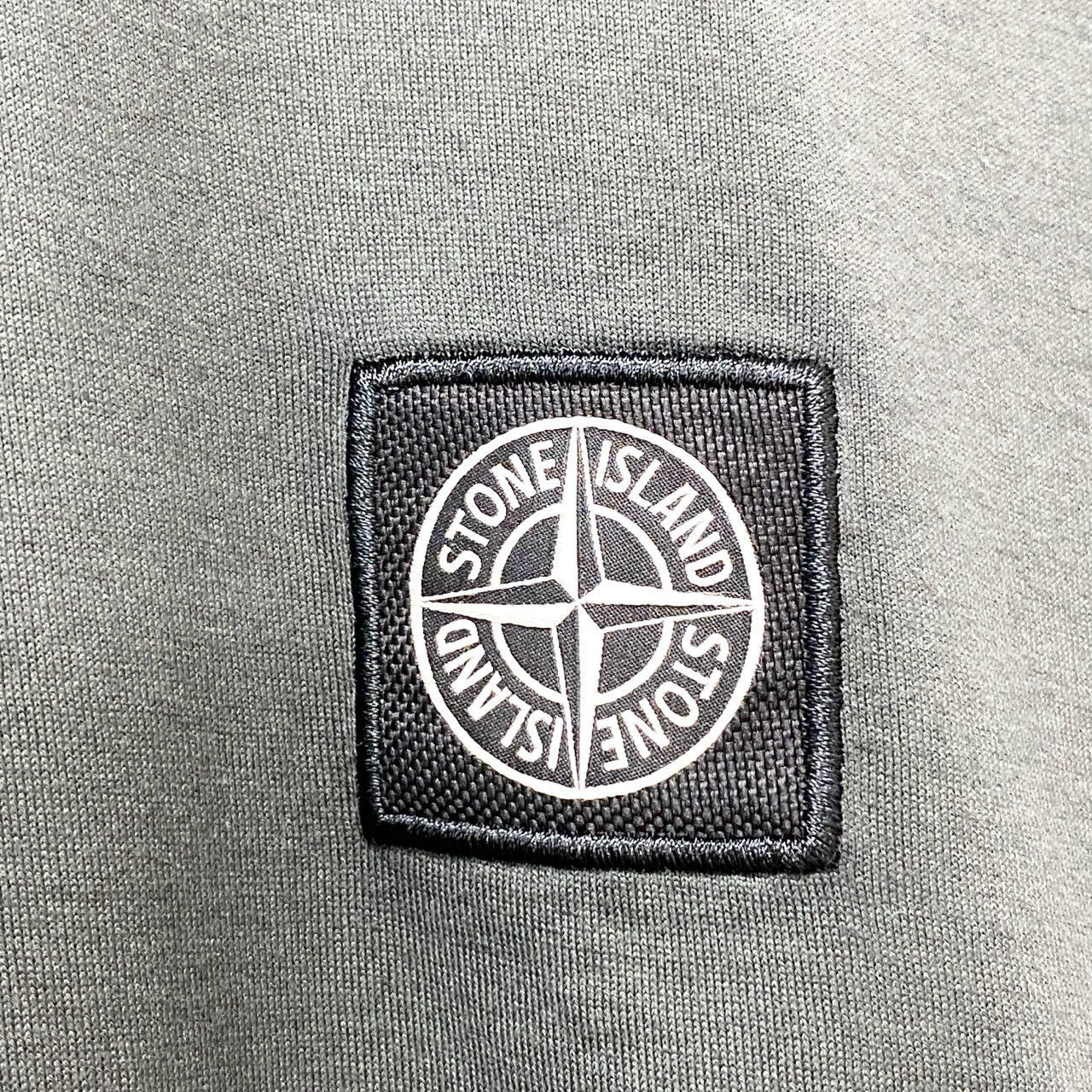 9c20 STONE ISLAND ストーンアイランド 2024 ロゴワッペン 半袖カットソー Tシャツ トップス XL グレー系 コットン メンズu02t