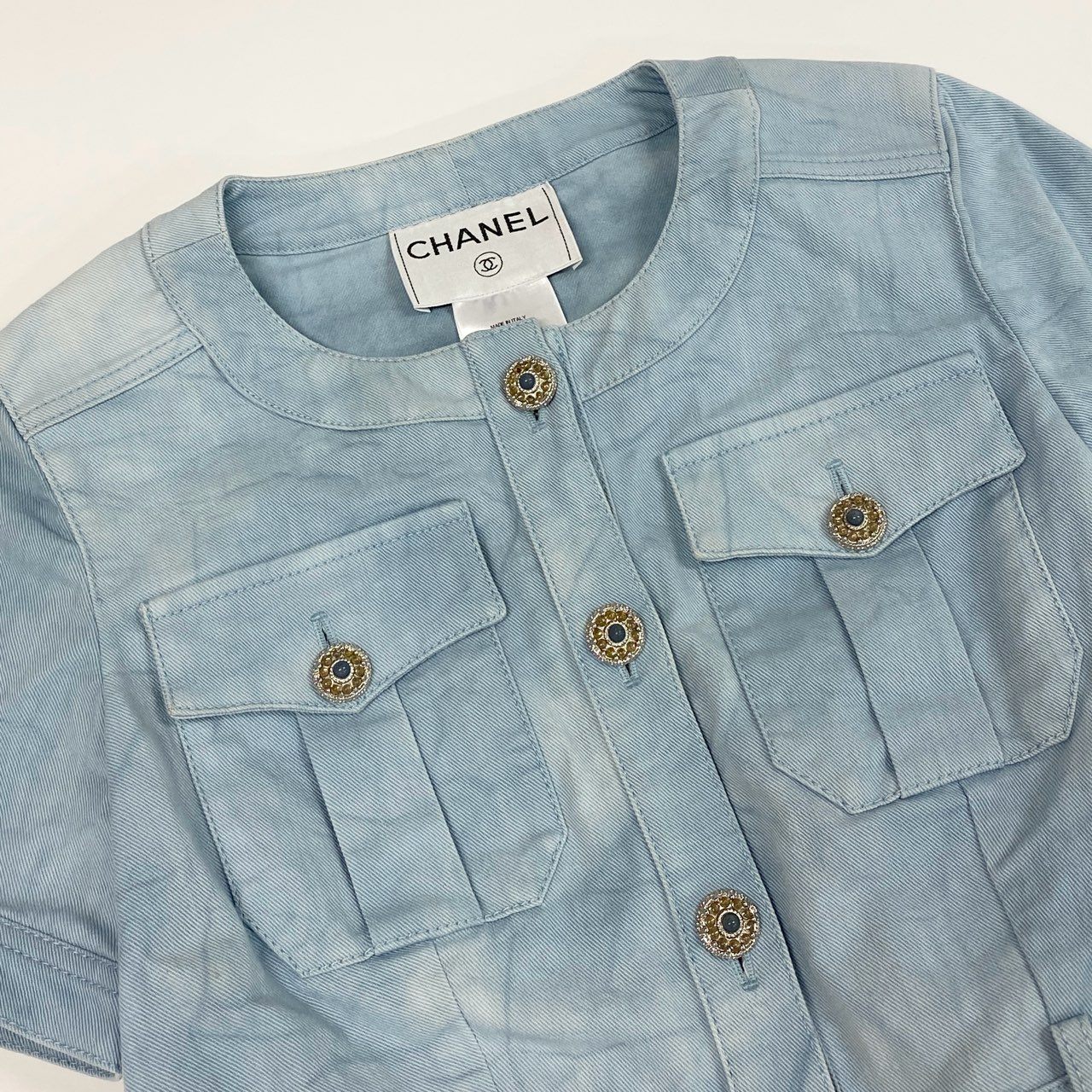 Cd6 CHANEL シャネル P40177 2018 グリポアボタン デニムジャケット クロップドジャケット サイズ38 ライトブルー レディースta1