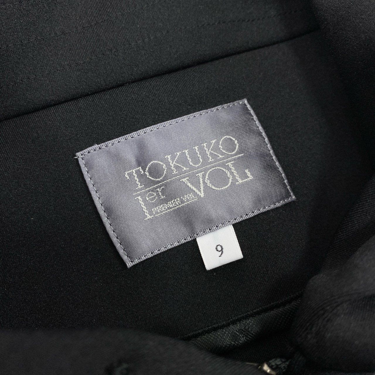 28k29《美品》 TOKUKO 1er VOL トクコプルミエヴォル プリーツ切替 ロングコート ボリューム襟 伸縮ストレッチ○ レディース 女性用  ９ ブラックu02t