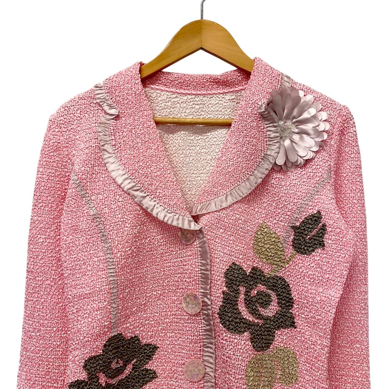 67c31 【未使用タグ付】 NOKO-PLEATS ノコプリーツ プリーツジャケット フラワープリント スパンコールボタン レディース 女性服 サイズ40 ピンク ポリエステル100％u02t