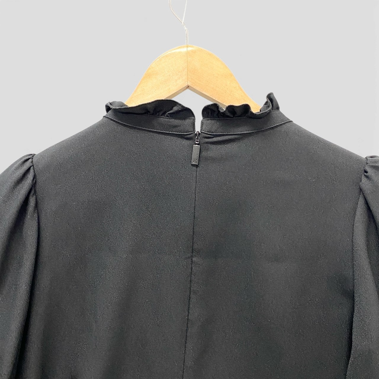 14d3 【美品】Rene ルネ パフスリーブシャツブラウス フリルブラウス 半袖ブラウス 5331120 34サイズ ブラック ポリエステル100％ レディース 女性用u02t