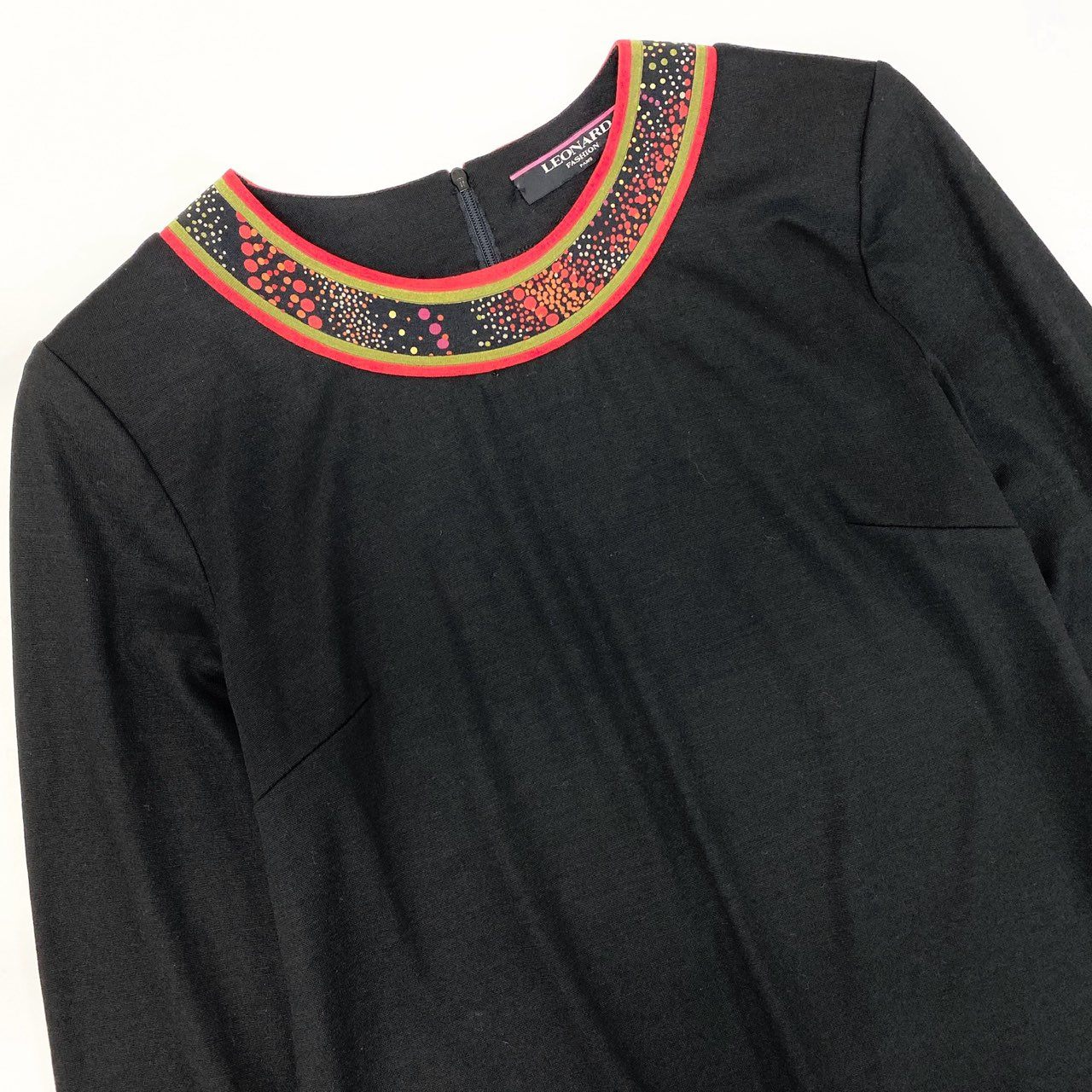 79k21 LEONARD FASHION レオナール 長袖Tシャツ クルーネック カットソー 切替プリント ウールシルク レディース 女性用 Ｍ ブラックu02t