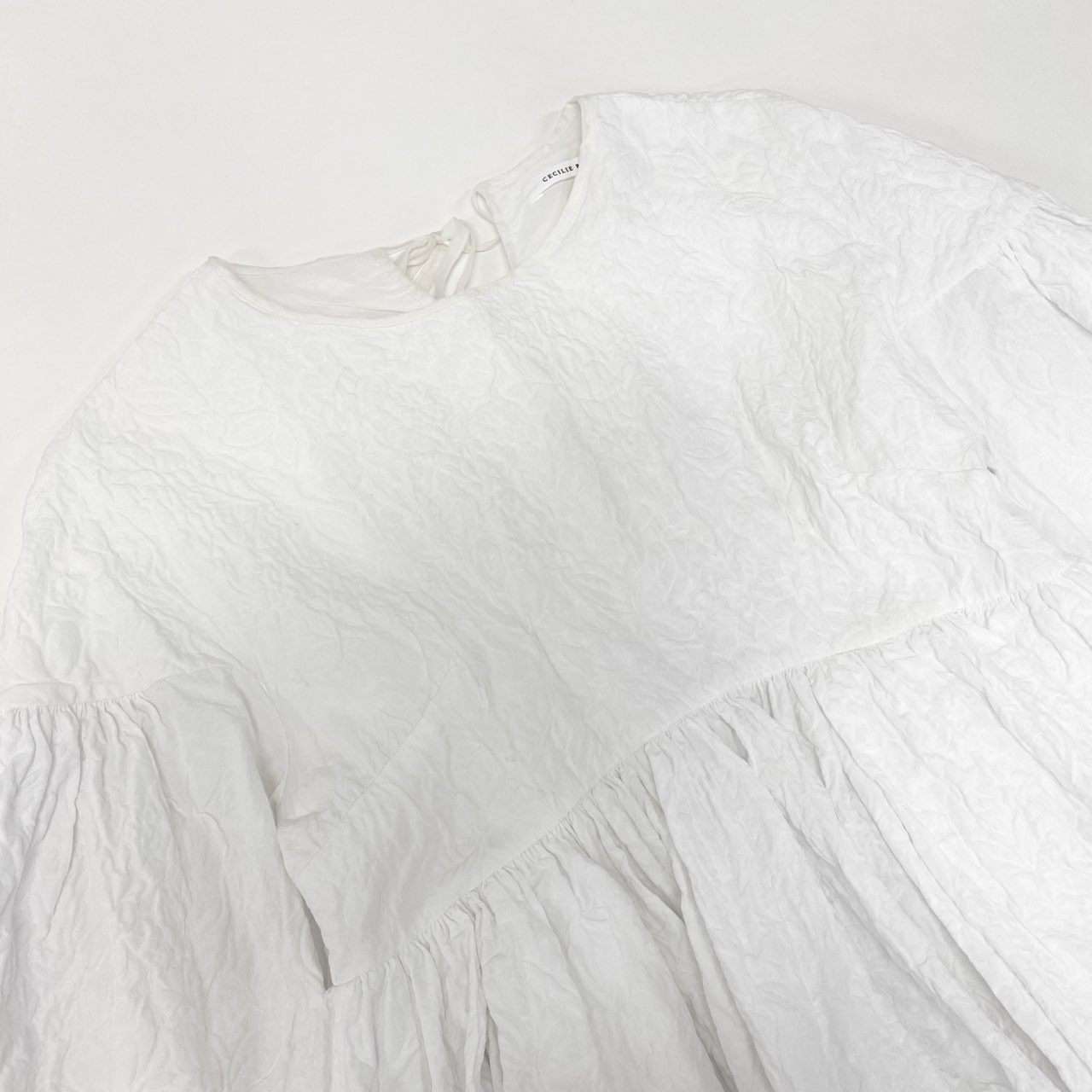 11ｋ28 CECILIE BAHNSEN セシリーバンセン フラワー エンボス ブラウス 半袖シャツ トップス UK6 ホワイト レディースu02t