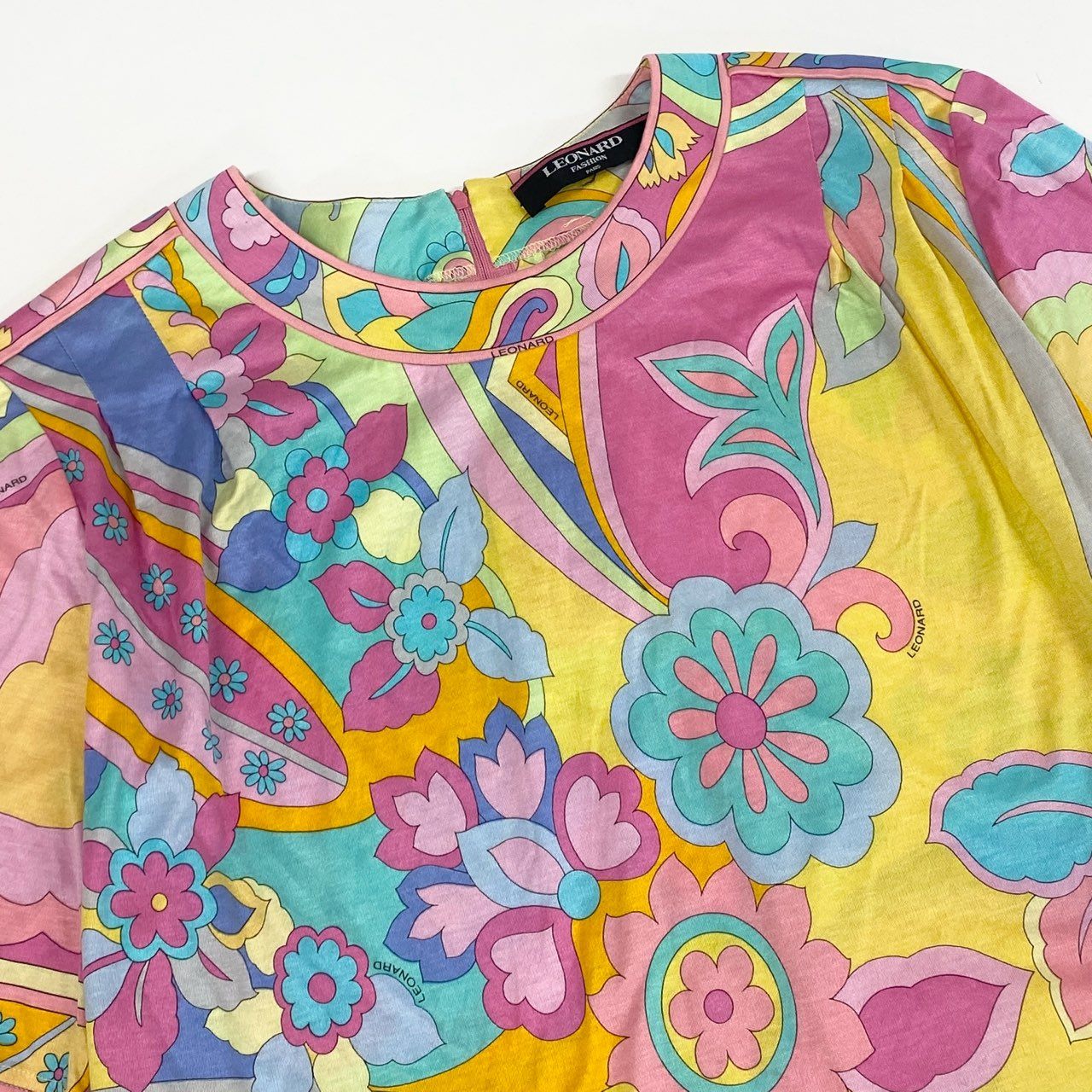 3k19 LEONARD FASHION レオナール 半袖Tシャツ クルーネック カットソー 総柄プリント フラワーモチーフ レディース 女性用 M マルチカラー コットン100％u02t