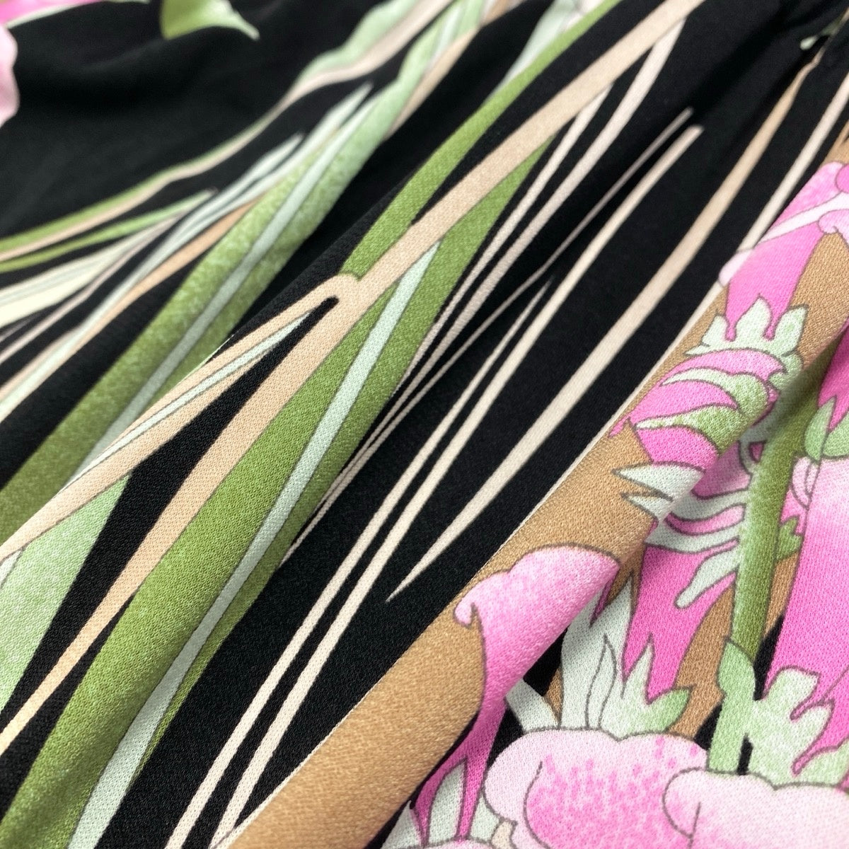 72g11 【未使用タグ付】 定価\165.000  LEONARD FASHION レオナール フレンチスリーブ ジャンプスーツ オールインワン 美しい花柄プリント カンカン素材 サイズ42 ブラック レディース 女性用u02t