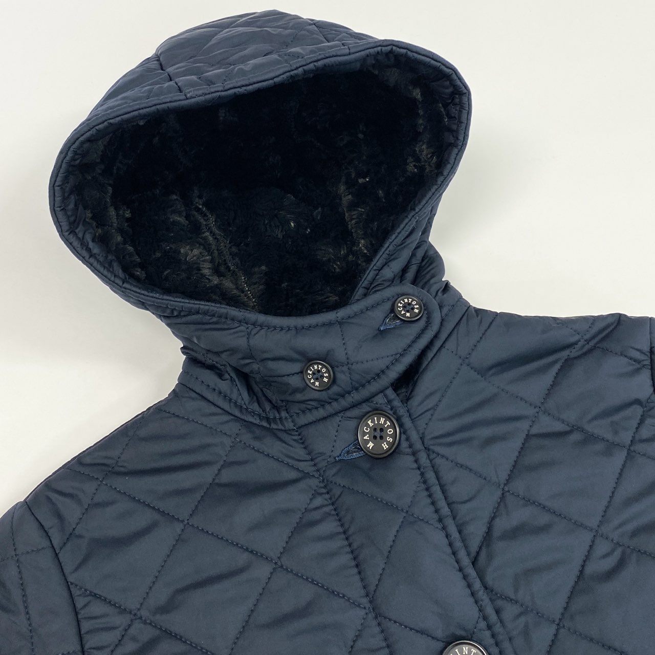 41j29 《美品》MACKINTOSH マッキントッシュ キルティングコート  内側ボア アウター 36サイズ ネイビー レディースu02t