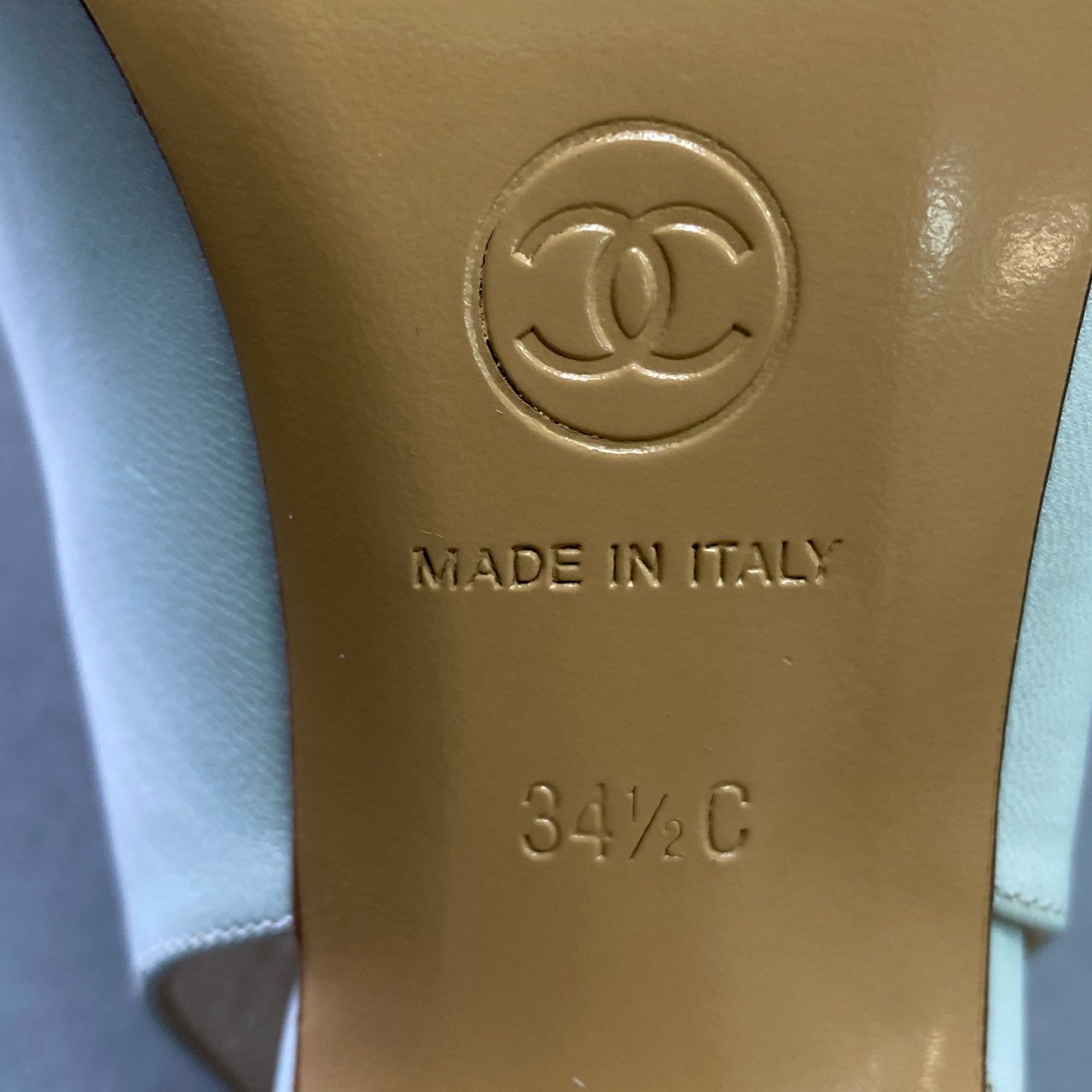 3e16 《極美品》 CHANEL シャネル スリングバック パンプス 34 1/2 ミストブルー レザー シューズ イタリア製 箱付き