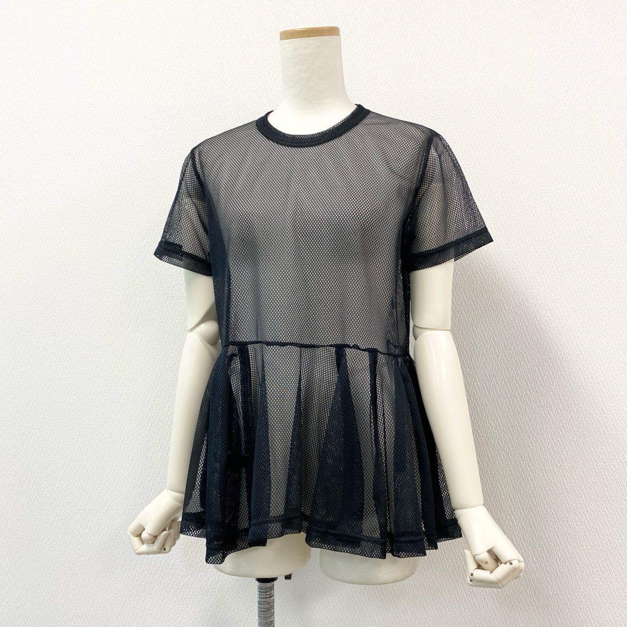 64g18 《美品》 COMME des GARCONS コムデギャルソン 2023AW メッシュペプラム チュニック S ブラック 画像参照 カットソー 日本製 女性服