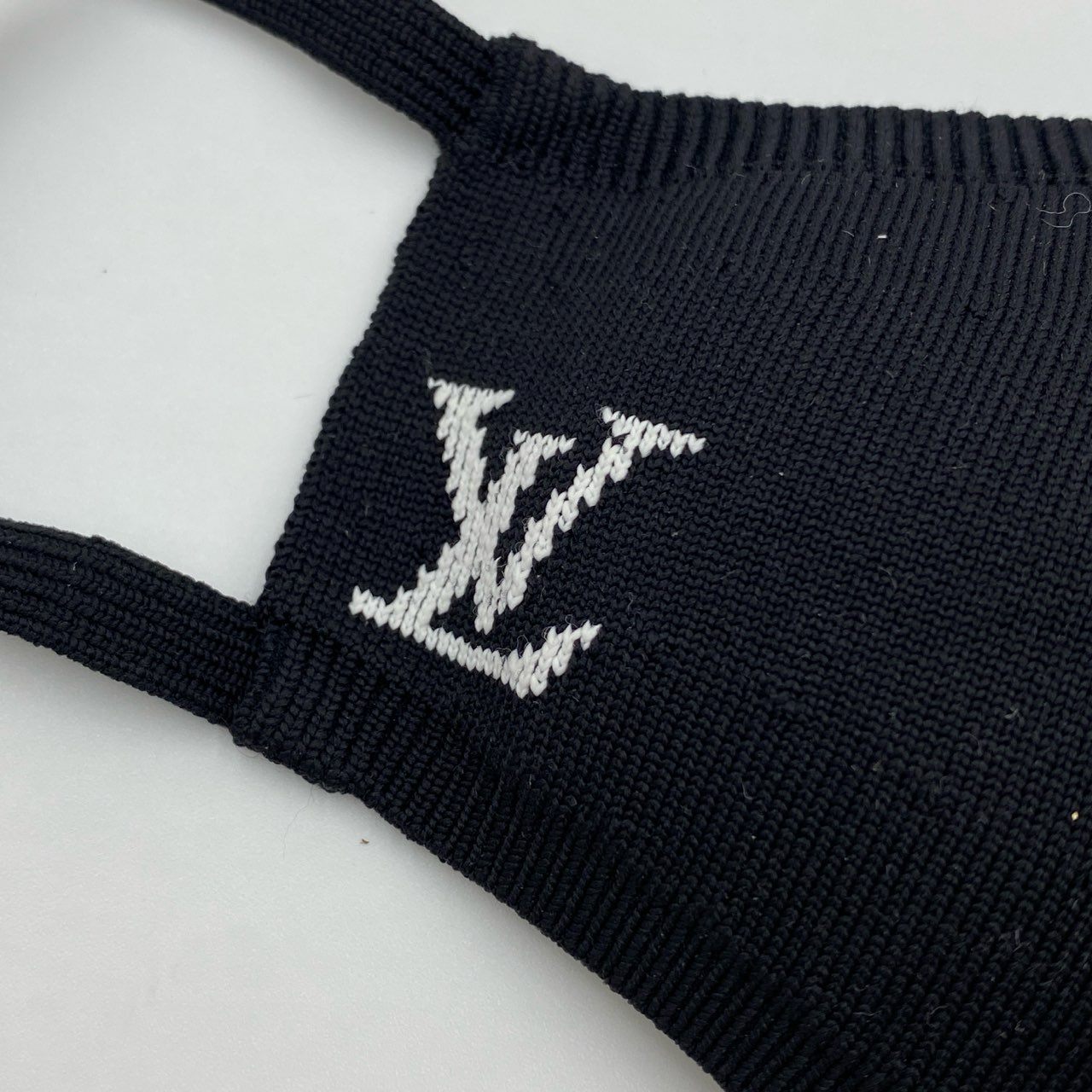 i3 《未使用品》 LOUIS VUITTON ルイヴィトン LV マスク マイユ ポーチ付き M76748 ブラック ノワール 箱付属t18r