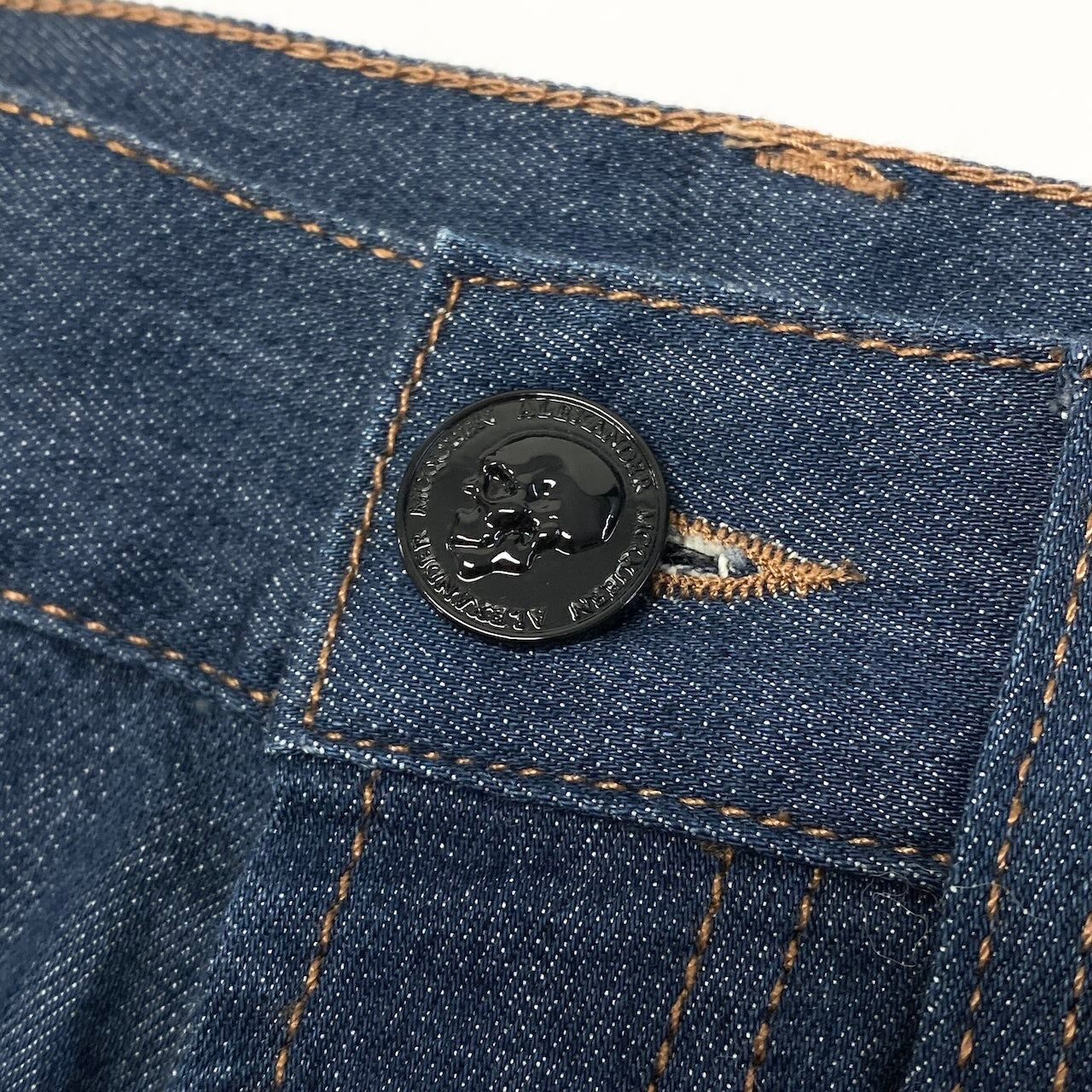 69d30 ALEXANDER McQUEEN アレキサンダーマックイーン デニムパンツ ストレッチデニム ドクロ サイズ44 インディゴ メンズ 紳士服u02t