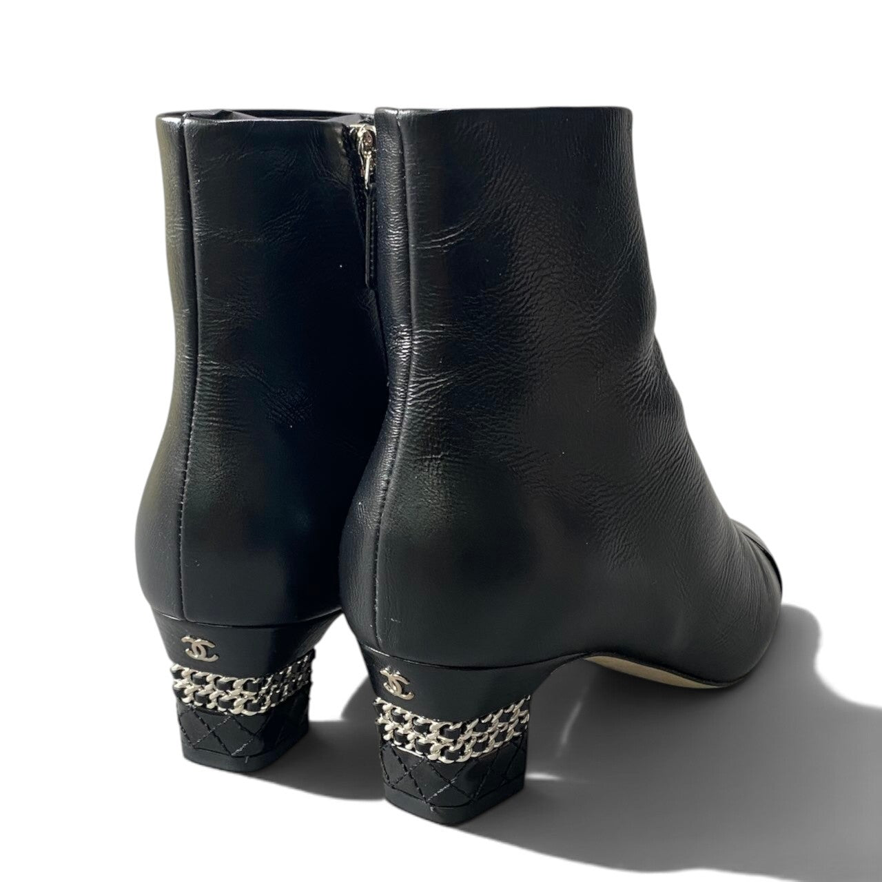 h21【美品】CHANEL ショートブーツ チェーン ココマーク 37サイズ ブラック レザー レディース 女性用k02i