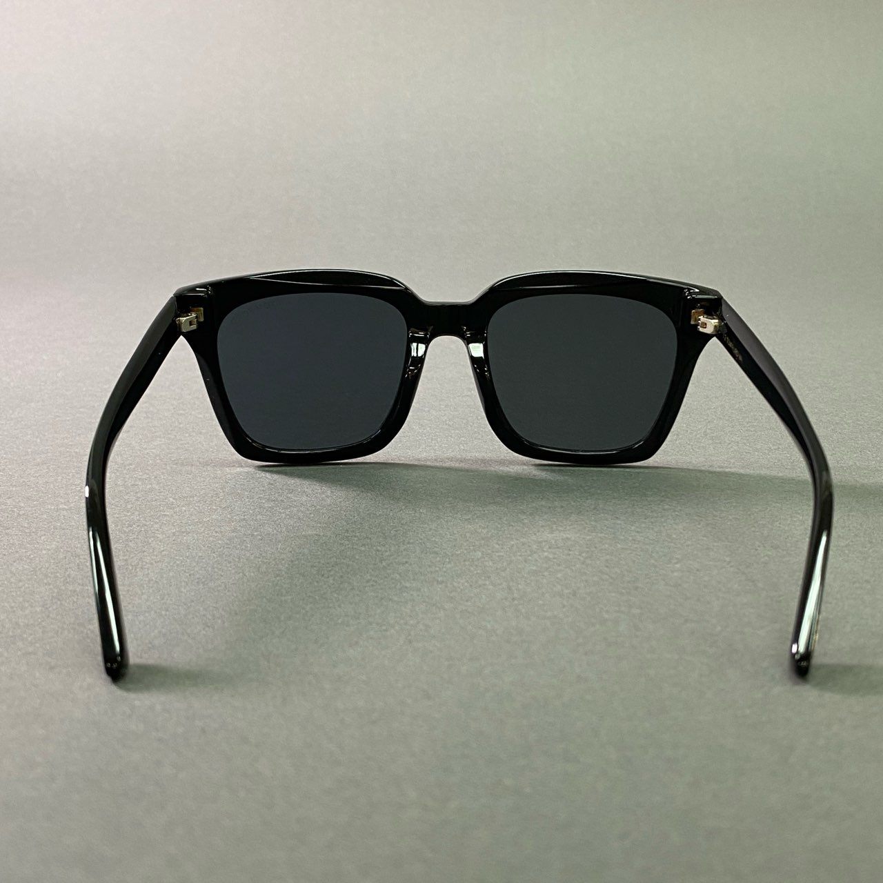 j29 TOM FORD トムフォード サングラス 眼鏡 アイウェア メガネ スクエア ウィリントン イタリア製  TF892-2 56□22 145 ブラック