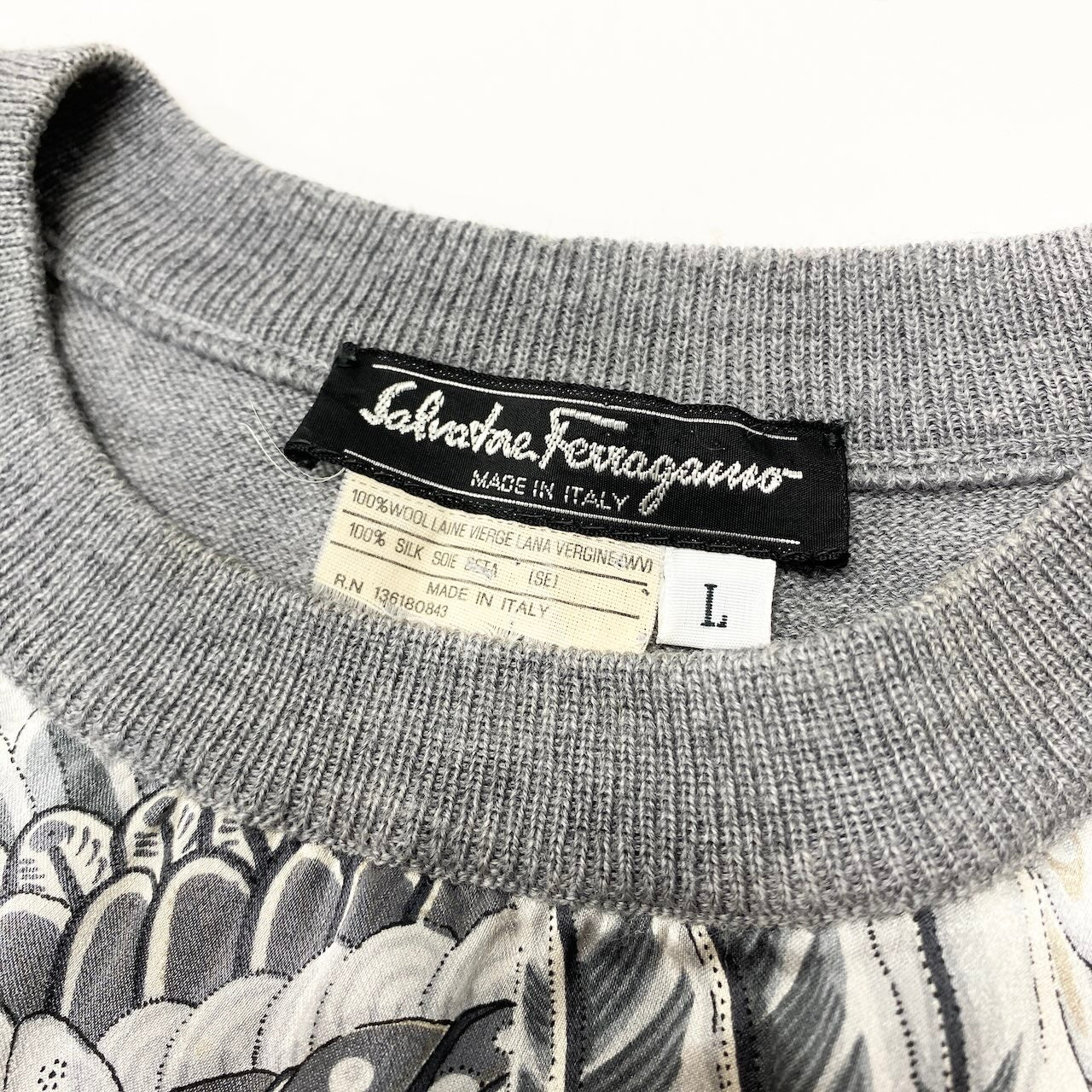80e12 Salvatore Ferragamo サルヴァトーレフェラガモ ロングスリーブ ニットセーター ウールニット シルク切替 金ボタン イタリア製 サイズL グレー レディース 女性用o07t