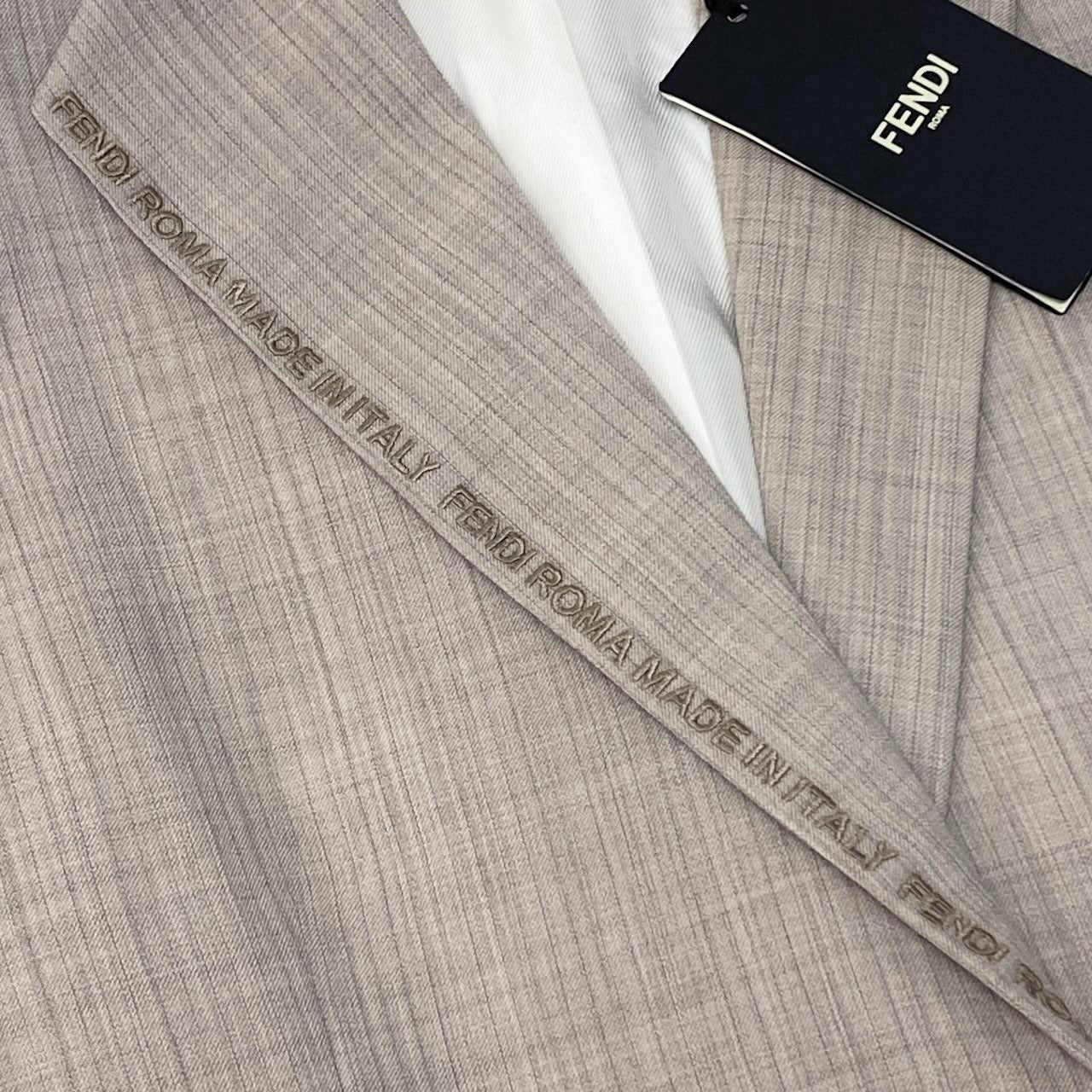 Ig6【新品保管品】FENDI 23年 ウールテーラードジャケット 刺繍 FJ7450 AM3P 40サイズ ベージュ ウール100％ レディース 女性用u02t