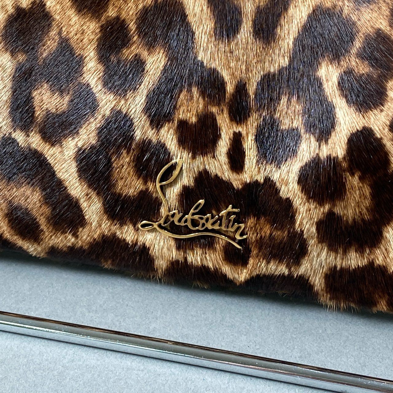 d9 Christian Louboutin クリスチャンルブタン カウヘアー ハラコ レオパード チェーンショルダーバッグ レディースta1