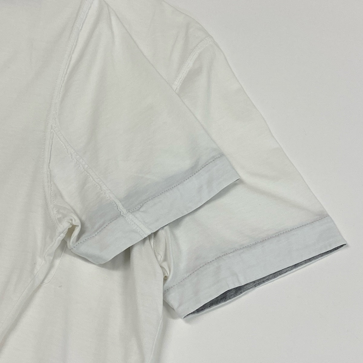84e29 BRUNELLO CUCINELLI ブルネロクチネリ SLIM FIT Vネック 半袖Tシャツ カットソー サイズXS ホワイト コットン100％ メンズ 紳士服u02t