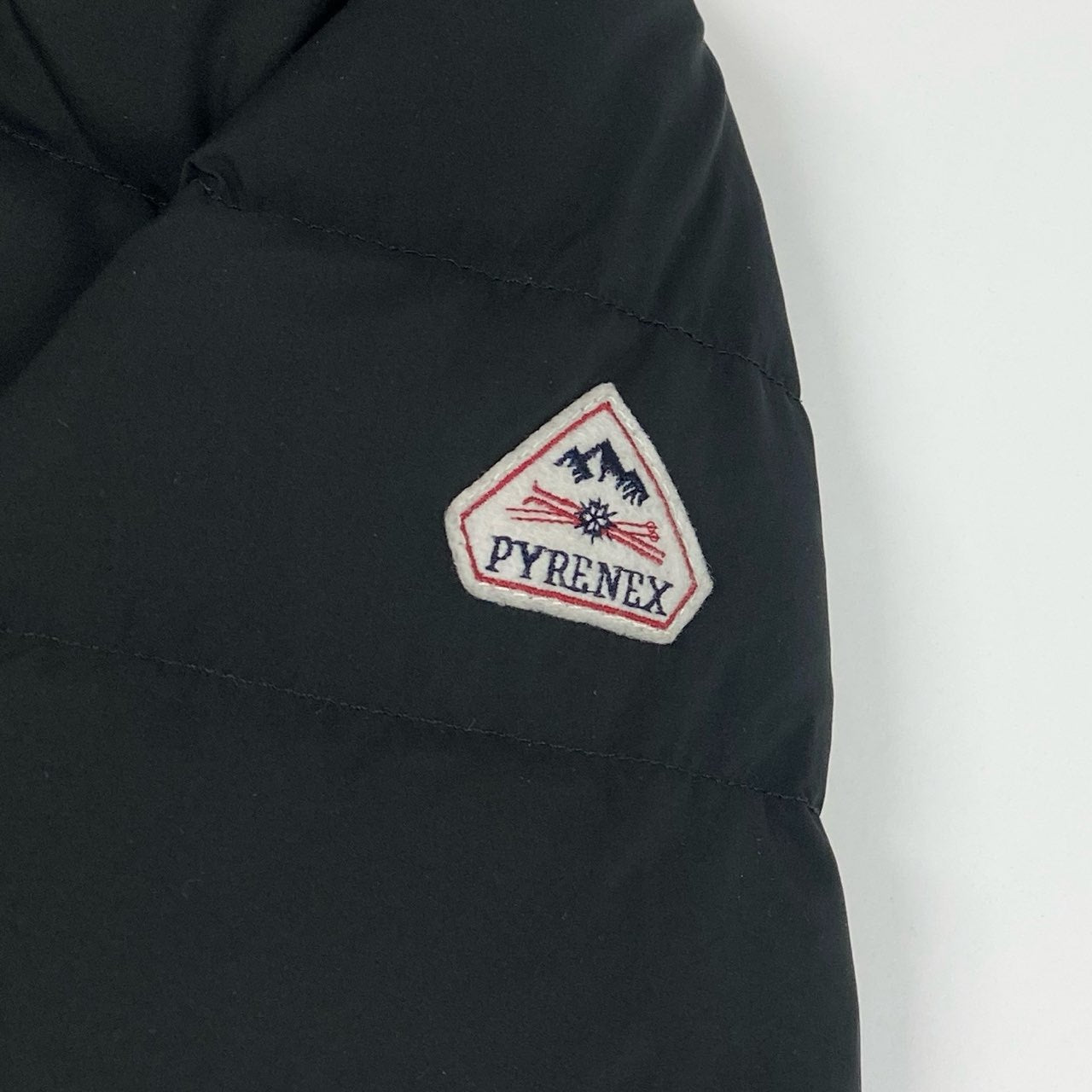 51b27 【タグ付き】PYRENEX ピレネックス SPOUTNIC スプートニック ダウンジャケットサイズ36 ブラック レディース アウター ダウンk02i