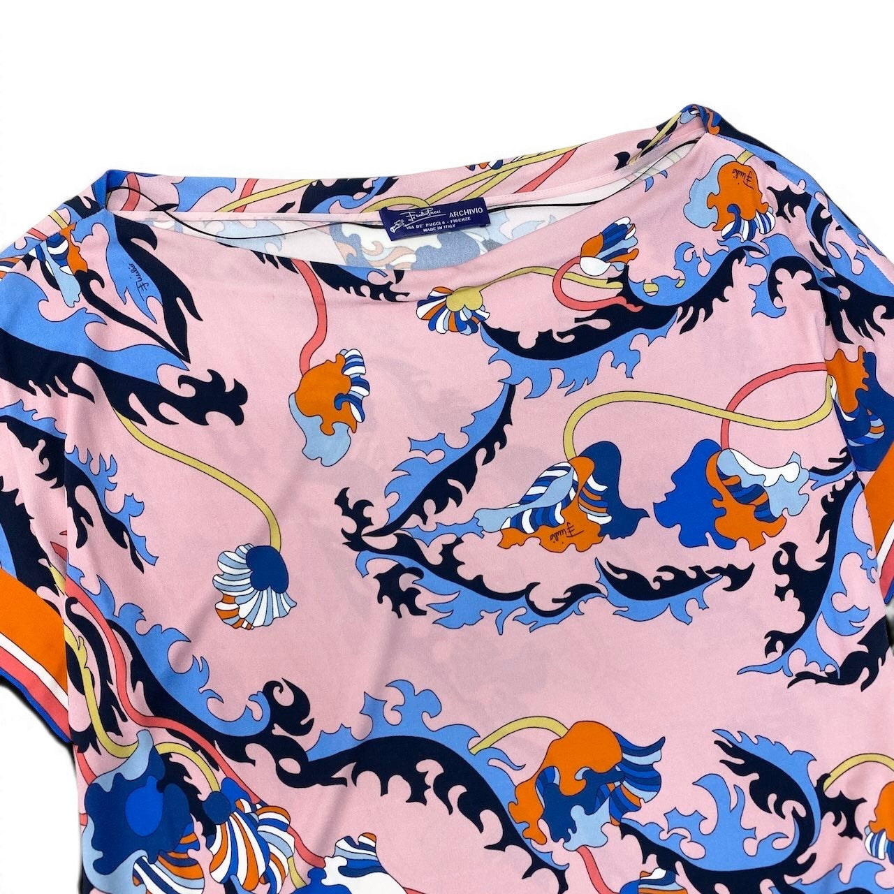 89g24 EMILIO PUCCI ARCHIVIO エミリオップチ アルチビオ ボートネック フレンチスリーブカットソー 総柄 I42 ピンク レディースu02t