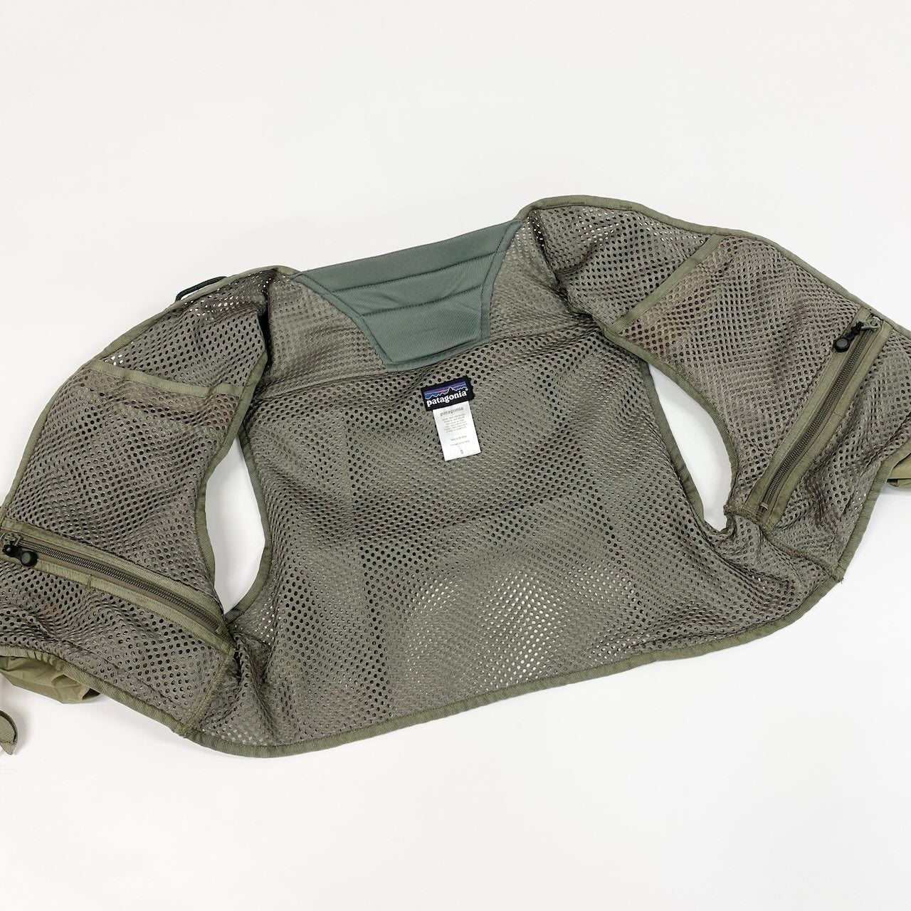 47d16 patagonia パタゴニア フィッシングベスト サイズS カーキ メッシュ Fishing Vest アウトドア ステルスパックt18r