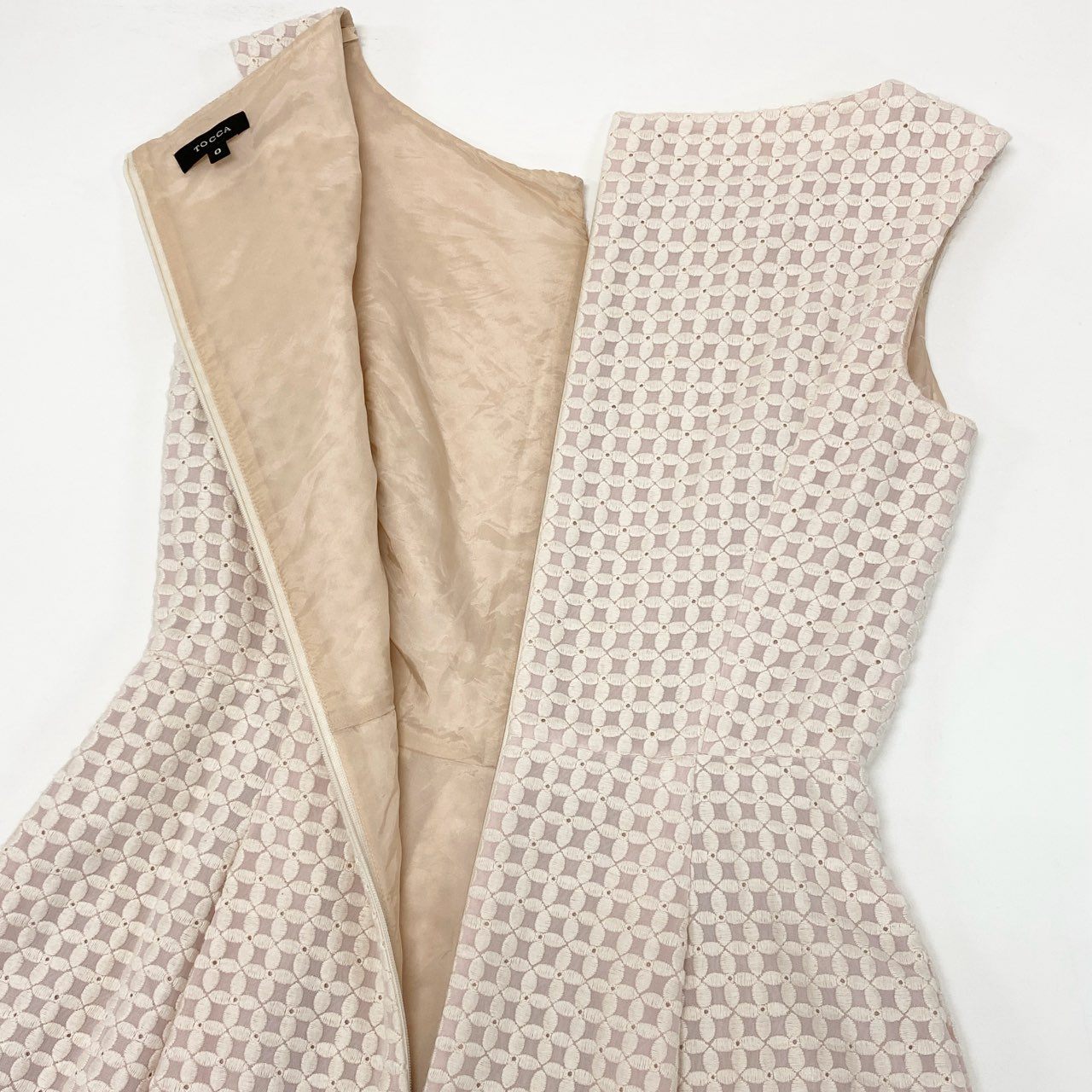 47k5 TOCCA トッカ CLOVER クローバードレス ノースリーブワンピース 総柄 刺繍 ウエストリボン レディース 女性用 OPTOYM0250 0 ピンク オフホワイトo07t