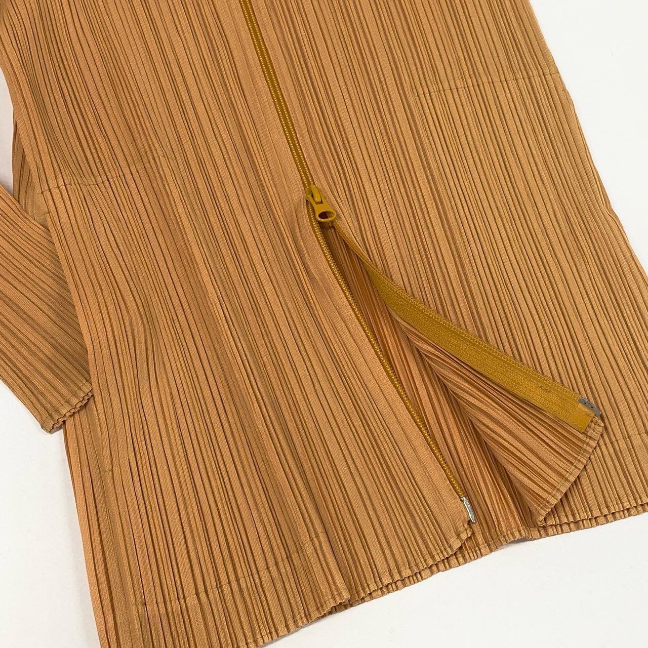 75i8 PLEATS PLEASE ISSEY MIYAKE プリーツプリーズ イッセイミヤケ チュニック丈 日本製 長袖 プリーツジャケット ジップアップ カーディガン 羽織 PP91-JD081 4 オレンジ レディースo07t