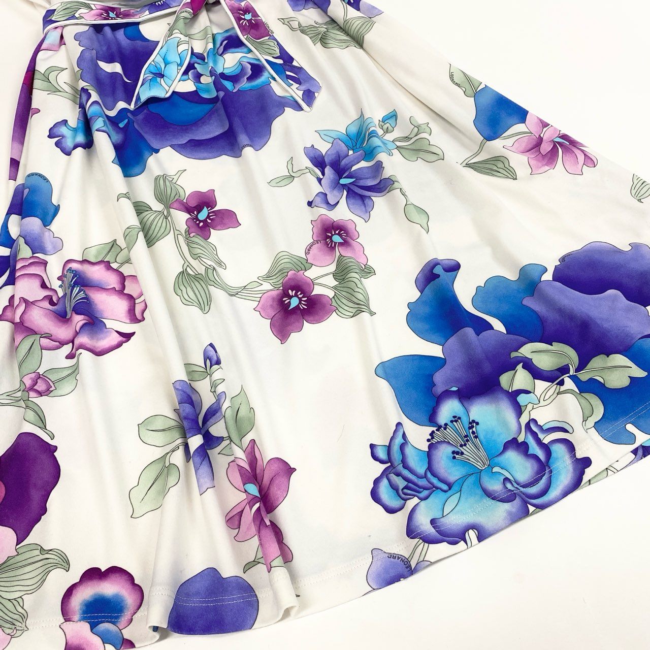 30b11 LEONARD レオナール キャミソールロングワンピース 美しい花柄プリント ウエストベルト 0430902 38サイズ ホワイト ナイロン100％ レディース 女性用u02t