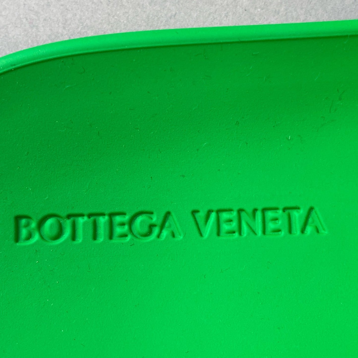 3i30 《未使用品》 BOTTEGA VENETA ボッテガヴェネタ ビーチサンダル スライダー パラキート 690039 V1O60 37サイズ グリーン ラバー レディース シューズt18r