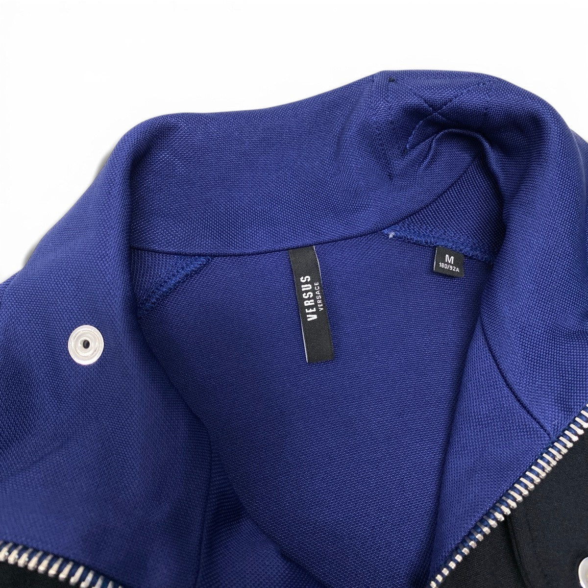 82i2 【美品】VERSUS VERSACE ヴェルサス ヴェルサーチ ジップアップ トラックジャケット ブルゾン Mサイズ ブラック ブルー メンズ 男性用u02t