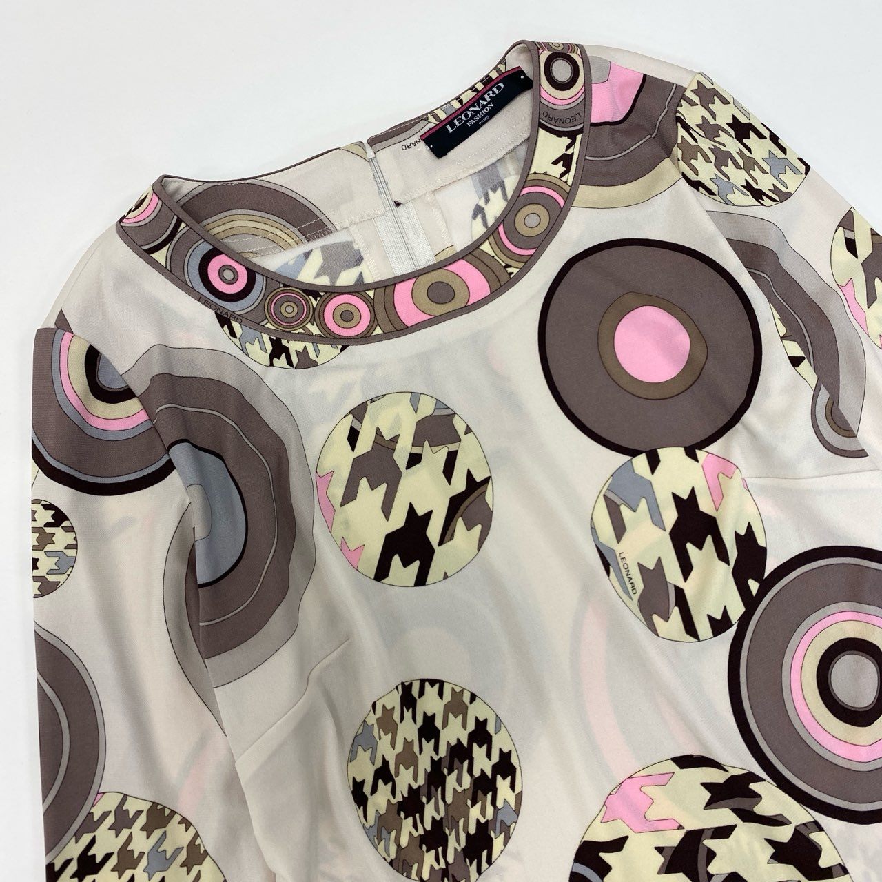38k19【美品】LEONARD レオナール 長袖カットソー カンカン素材 総柄 クルーネック トップス 0179503 Lサイズ マルチカラー レディースu02t