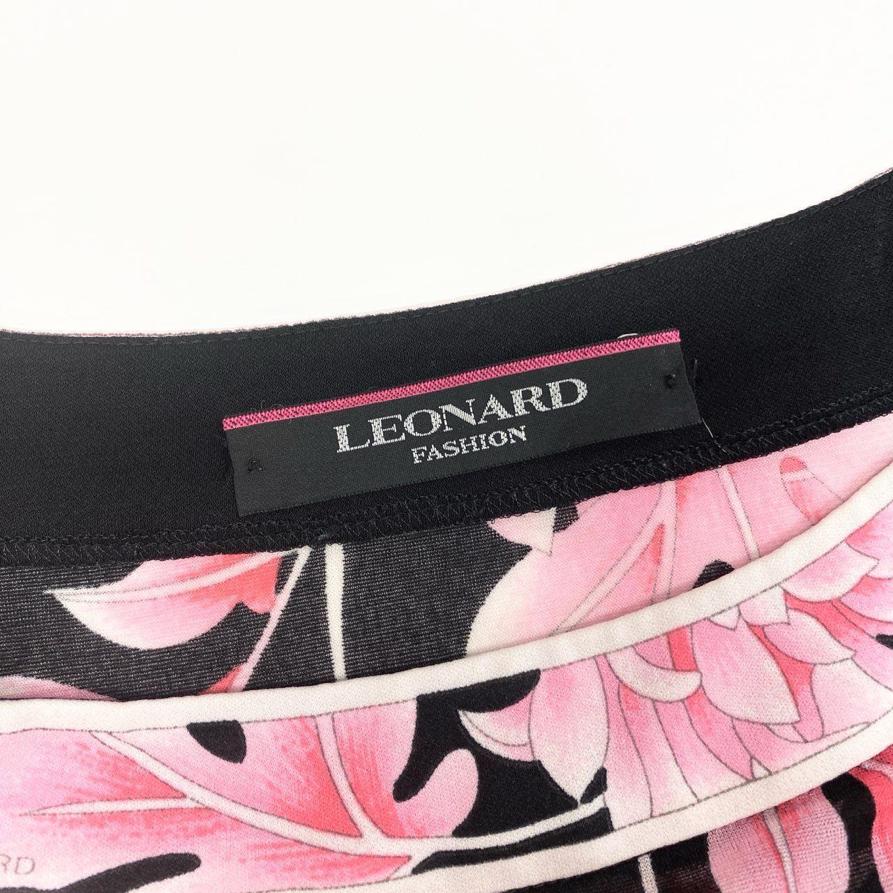 6b12【美品】LEONARD レオナール チュニックカットソー カンカン素材 美しい花柄プリント ストレッチ 0199541 Lサイズ ブラック ピン レディース 女性用u02t