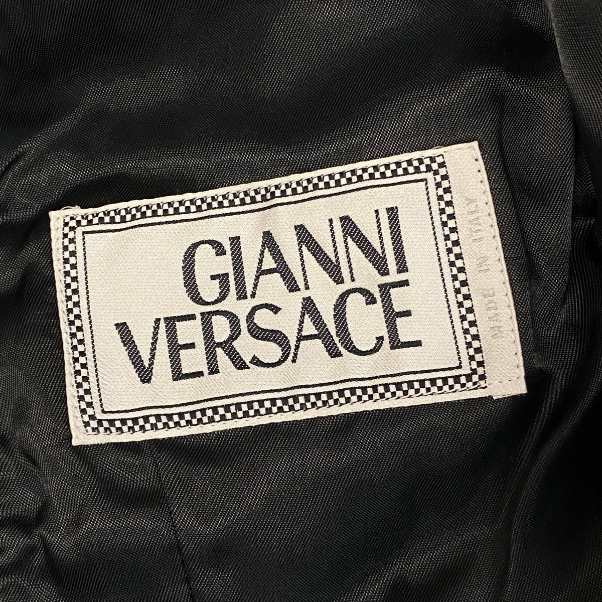 h31 GIANNI VERSACE ジャンニヴェルサーチ メデューサボタン レザーベスト ムートン襟 ブラック レザーu02t