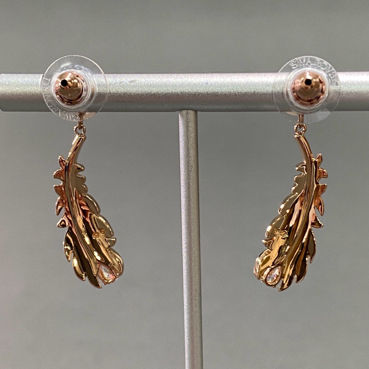 f4 《2点セット》 SWAROVSKI スワロフスキー リーフモチーフ ネックレス ピアス ピンクゴールド パールビーズ ラインストーン 箱付き アクセサリー ジュエリー