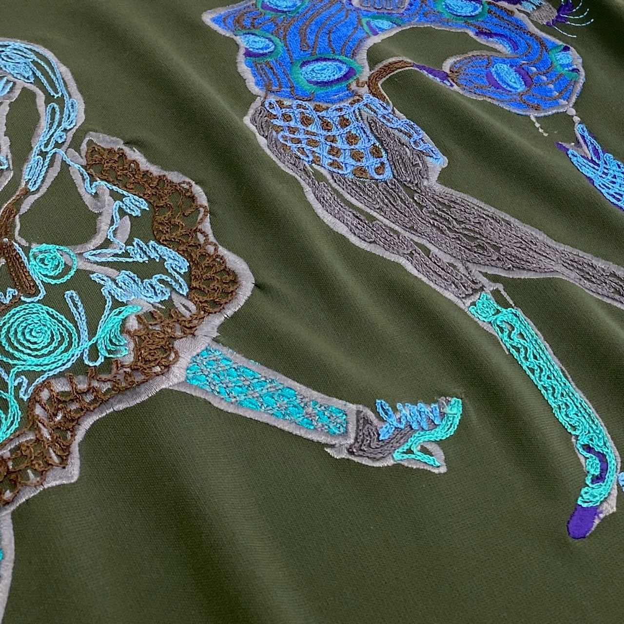 76k21《美品》 TOKUKO 1er VOL トクコプルミエヴォル ロングスリーブワンピース イラスト 刺繍 ストレッチ○ 裾切替 レディース 女性用 9 カーキu02t