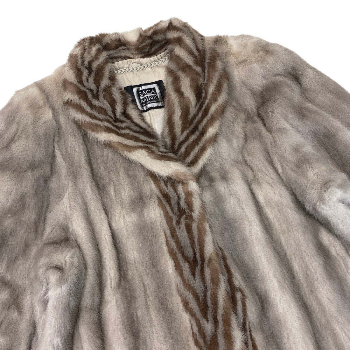 53i24 SAGA MINK サガミンク 銀サガ ゼブラ柄 サファイアミンク ファーコート サイズ13 シルバーグレー 本毛皮 Sapphire Mink Fur Zebra Design Coatt18r