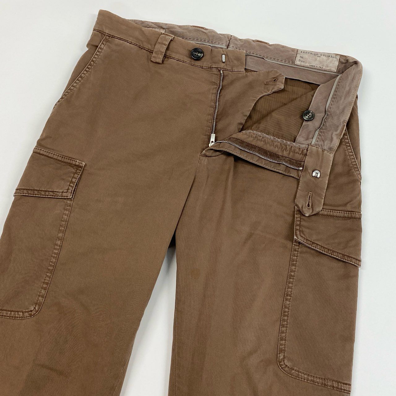20a14 BRUNELLO CUCINELLI ブルネロクチネリ LEISURE FIT カーゴパンツ コットンパンツ ストレッチ〇 ボトムス メンズ 紳士服 46 ブラウン系o07t