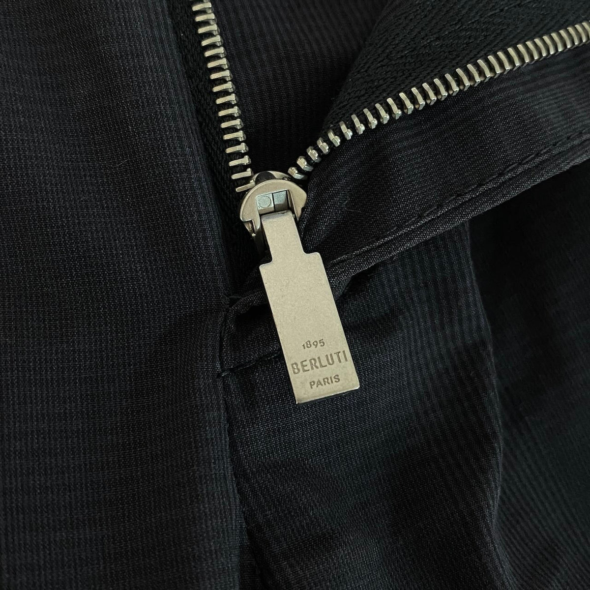 90j27 BERLUTI ベルルッティ コットン ライト コンストラクション スリムフィットパンツ スラックスパンツ R24TTU83COHF サイズ50 ネイビー メンズ 紳士服o07t