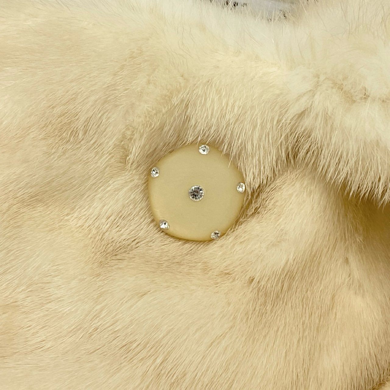 48k2《超希少》 Pellicce Moda ペリーチェモーダ パールミンク フラワーカービングデザイン 超ロングコート 120cm ホワイト 最高級本毛皮 MINK FURt18r