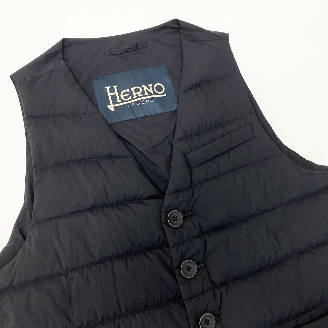 54c19 HERNO ヘルノ ナイロンシングルダウンジレ 軽量ダウン インナージレ グースダウン メンズ 男性用 57282-52574-2 42 ブラックo07t