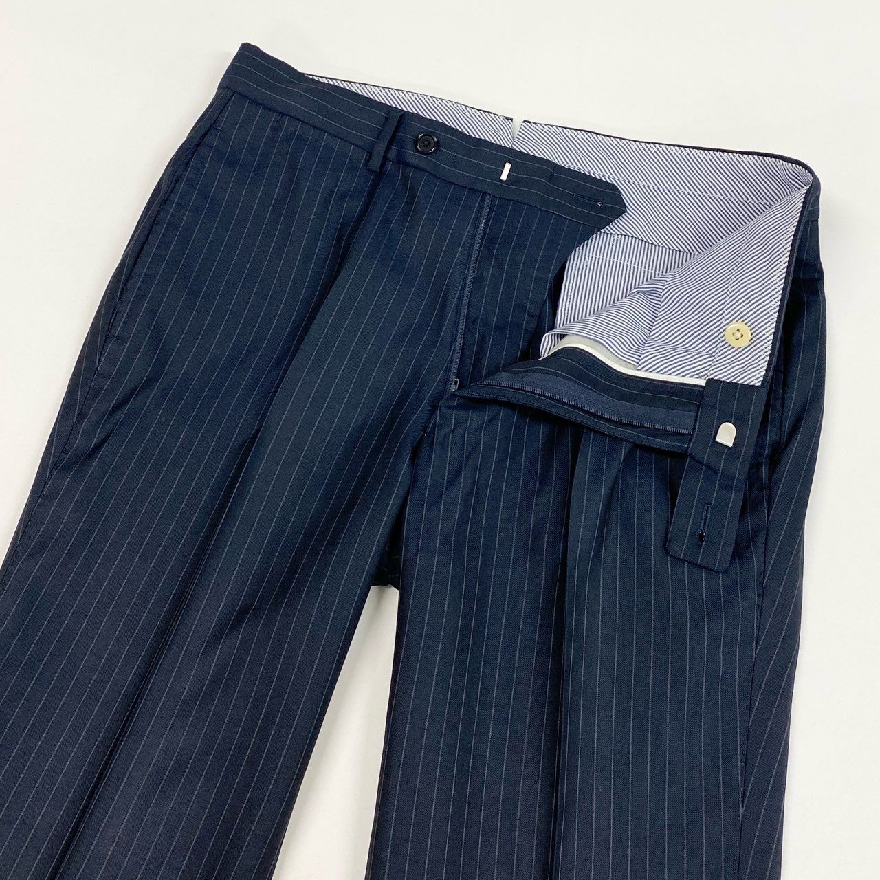 37L22 TOMORROWLAND トゥモローランド ロロピアーナ生地 シングルスーツ セットアップ テーラードジャケット スラックス 46 ネイビー ストライプ ウールシルク メンズ 紳士服u02t