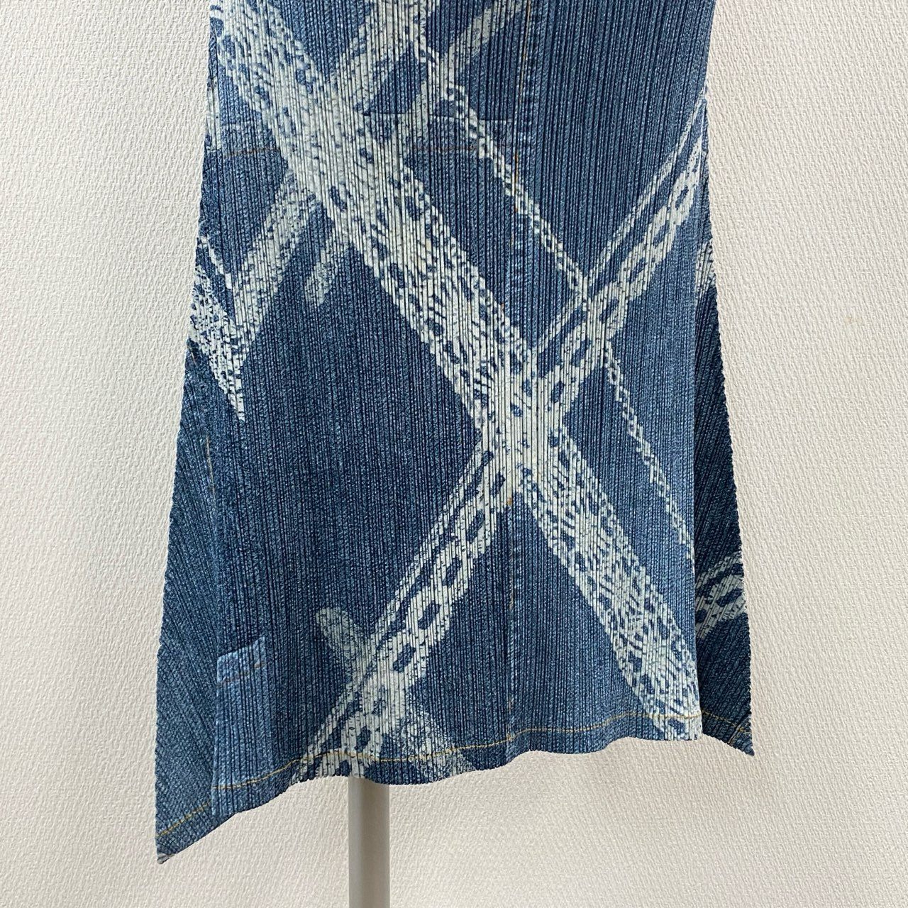 60b9 【美品】PLEATS PLEASE プリーツプリーズ デニム転写 プリーツスカート ロングフレアスカート  PP61-JG605 2サイズ ブルー系 ポリエステル100％ レディース 女性用k02i